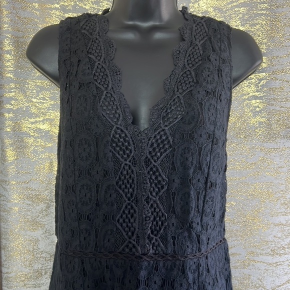 Loft Women’s Alluring Mixed Lace Black Flare Dress Size 4 - Picture 5 of 16